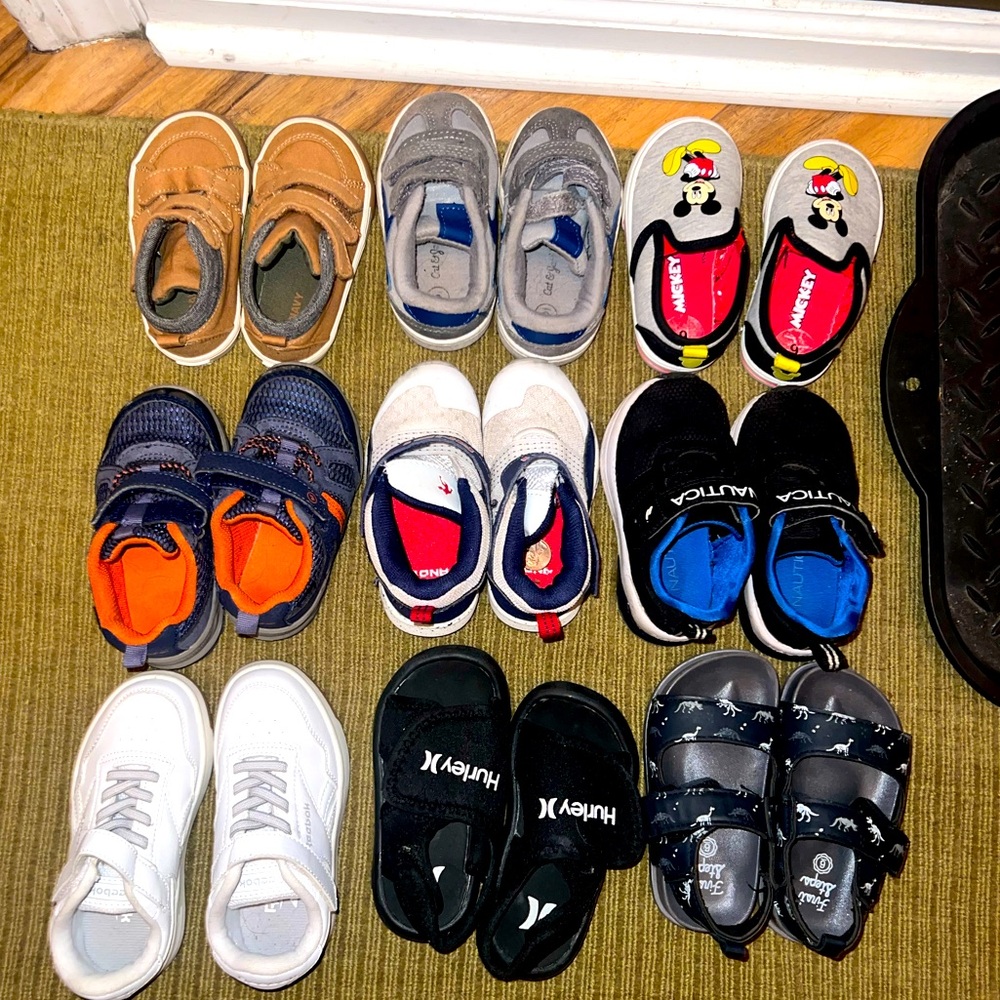 Toddler shoe lot 6c